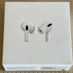 APPLE AirPods Pro with Rechargeable Case